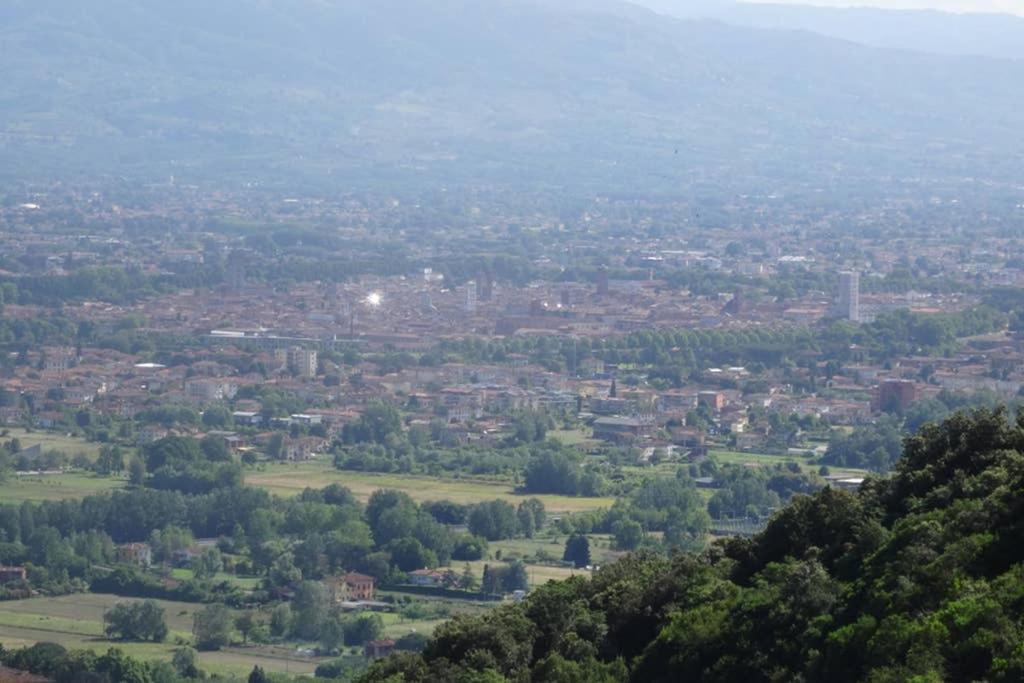 Villetta Farfallina "The Unique Property In The World With An Openable Roof" Lucca Luaran gambar